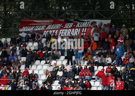 Tifosi in tribuna. 02.09.2017. Campionato del mondo formula 1, Rd 13, Gran Premio d'Italia, Monza, Italia, Giorno di qualificazione. Il credito fotografico dovrebbe essere: XPB/Press Association Images. Foto Stock