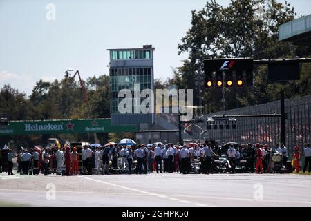 La griglia prima dell'inizio della gara. 03.09.2017. Campionato del mondo formula 1, Rd 13, Gran Premio d'Italia, Monza, Italia, Giorno di gara. Il credito fotografico dovrebbe essere: XPB/Press Association Images. Foto Stock