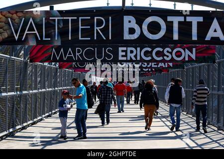 Ventilatori e atmosfera. 27.10.2017. Formula 1 World Championship, Rd 18, Gran Premio del Messico, Città del Messico, Messico, Giorno della pratica. Il credito fotografico dovrebbe essere: XPB/Press Association Images. Foto Stock