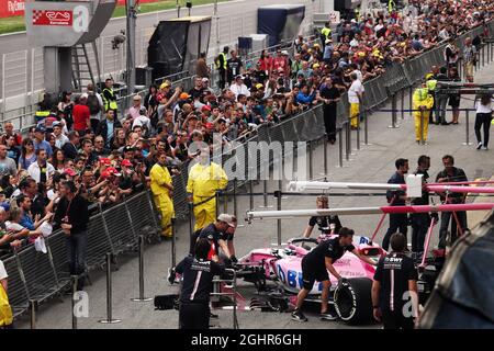 La Sahara Force India F1 VJM11 ai box. Gran Premio di Spagna, giovedì 10 maggio 2018. Barcellona, Spagna. 10.05.2018. Formula 1 World Championship, Rd 5, Gran Premio di Spagna, Barcellona, Spagna, Giorno di preparazione. Il credito fotografico dovrebbe essere: XPB/Press Association Images. Foto Stock