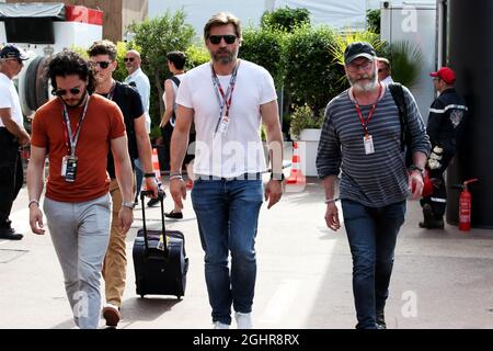 Kit Harington (GBR) Actor (sinistra) e Liam Cunningham (IRE) Actor (destra). 26.05.2018. Formula 1 World Championship, Rd 6, Gran Premio di Monaco, Monte Carlo, Monaco, Giorno di qualificazione. Il credito fotografico dovrebbe essere: XPB/Press Association Images. Foto Stock