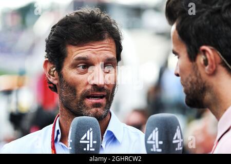 (Da L a R): Mark Webber (AUS) canale 4 presentatore con Steve Jones (GBR) canale 4 F1 presentatore. 30.06.2018. Formula 1 World Championship, Rd 9, Gran Premio d'Austria, Spielberg, Austria, Giorno di qualificazione. Il credito fotografico dovrebbe essere: XPB/Press Association Images. Foto Stock