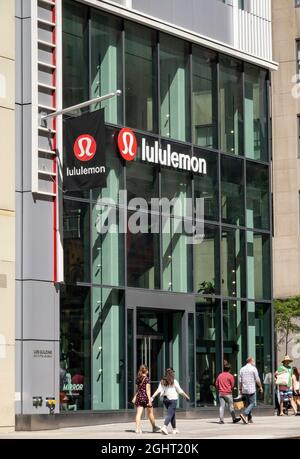 Lululemon Athletica Store sulla Fifth Avenue, New York, Stati Uniti d'America Foto Stock