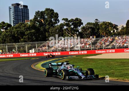 Lewis Hamilton (GBR) Mercedes AMG F1 W10. Gran Premio d'Australia, domenica 17 marzo 2019. Albert Park, Melbourne, Australia. 17.03.2019. Formula 1 World Championship, Rd 1, Australian Grand Prix, Albert Park, Melbourne, Australia, Race Day. Il credito fotografico dovrebbe essere: XPB/Press Association Images. Foto Stock