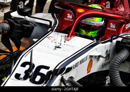 Mick Schumacher (GER) Alfa Romeo Racing C38 Test driver. 03.04.2019. Formula uno Test, Sakhir, Bahrain, Mercoledì. Il credito fotografico dovrebbe essere: XPB/Press Association Images. Foto Stock