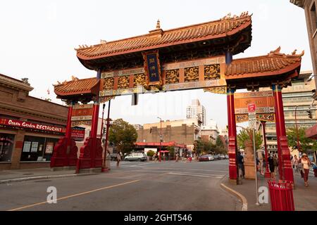 The Gate of armoniosamente Interest in Chinatown, Victoria, British Columbia, Canada Foto Stock