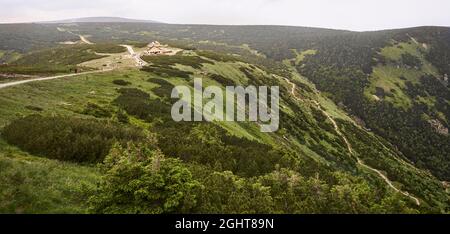 Karpacz, Polonia 05 luglio rifugio di montagna 'Dom Slaski' al monte Karkonosze in Polonia.. Foto Stock