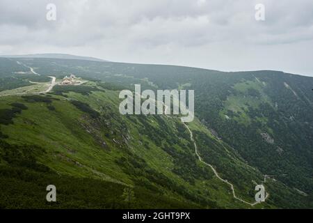 Karpacz, Polonia 05 luglio rifugio di montagna 'Dom Slaski' al monte Karkonosze in Polonia.. Foto Stock