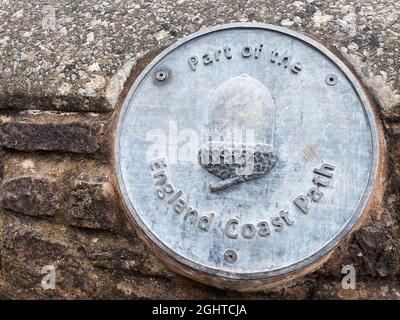 MINEHEAD, Regno Unito - Agosto 2021: Cartello per il sentiero lungo la costa inglese Foto Stock