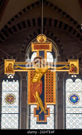 Arezzo Toscana Italia. Basilica di San Domenico. Crocifisso dipinto di Cimabue (1265) Foto Stock