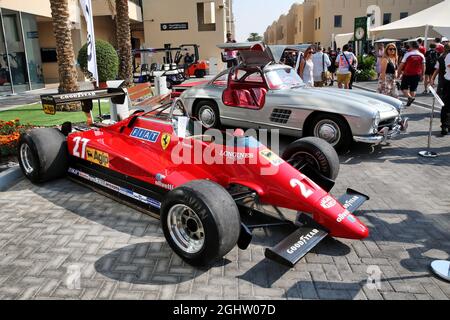 La Ferrari 126C2 1982 guidata da Patrick Tambay in mostra nel paddock - Sotherby's. 30.11.2019. Formula 1 World Championship, Rd 21, Gran Premio di Abu Dhabi, Yas Marina Circuit, Abu Dhabi, Qualifiche Day. Il credito fotografico dovrebbe essere: XPB/Press Association Images. Foto Stock