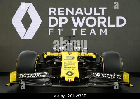 Renault F1 Team - la livrea rivela. 11.03.2020. Formula 1 World Championship, Rd 1, Australian Grand Prix, Albert Park, Melbourne, Australia, giorno di preparazione. Il credito fotografico dovrebbe essere: XPB/Press Association Images. Foto Stock