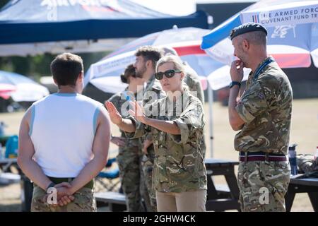 La contessa di Wessex durante la sua visita RAF Wittering, Peterborough, dove ha partecipato alla Contessa di Wessex Cup, una competizione annuale che vede i suoi reggimenti e le sue organizzazioni militari competere l'uno contro l'altro in una serie di sfide. Data foto: Martedì 7 settembre 2021. Foto Stock