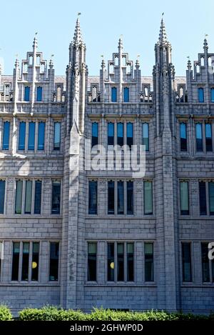 Esterno del Marischal College di Aberdeen, Scozia, Regno Unito. 17 luglio 2021 Foto Stock