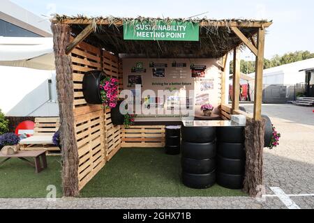 Paddock Atmosphere - FIA Sustainability Meeting Point. 09.05.2021. Formula 1 World Championship, Rd 4, Gran Premio di Spagna, Barcellona, Spagna, Giorno di gara. Il credito fotografico dovrebbe essere: XPB/Press Association Images. Foto Stock