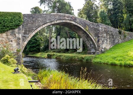 L'Auld Briga o' Doon o Tam's Briga di cui a Tam o'Shanter, poema di Robert Burns, Alloway, Ayr, Ayrshire, Scozia, REGNO UNITO Foto Stock