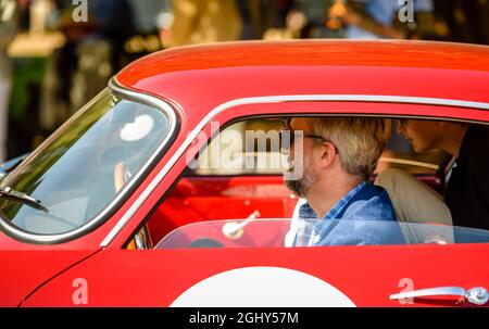 1957 Ferrari 250GT Tour de France sulla strada per raccogliere il Berlinetta Class Award al Concours of Elegance 2021 di Hampton Court Foto Stock