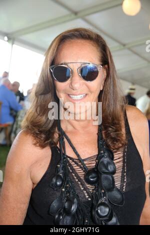 HAMPTONS, NY - 5 SETTEMBRE: Donna Karan all'Hampton Classic Grand Prix 2021 che chiude il 5 settembre 2021 all'Hampton's di New York. Credit IZ/MediaPunch Foto Stock