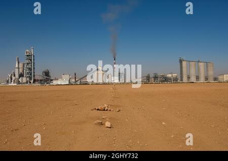 Raqqa, Siria. 16 agosto 2011 Lafarge Cement Company nel deserto siriano vicino Raqqa in Siria Foto Stock