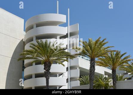 SAN DIEGO, CALIFORNIA - 25 AGO 2021: Dettaglio dell'Hilton Bayfront Hotel sull'Embarcadero. Foto Stock