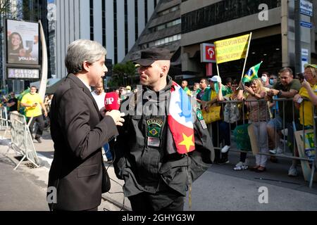 Giornata dell'indipendenza brasiliana: Le famiglie protestano contro gli atti antidemocratici del ministro Alexandre de Morais. Foto Stock