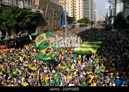 Giornata dell'indipendenza brasiliana: Le famiglie protestano contro gli atti antidemocratici del ministro Alexandre de Morais. Foto Stock