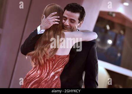 Venezia, Italia. 07 settembre 2021. Jessica Chastain e Oscar Isaac partecipano al tappeto rosso del film 'Scene da un matrimonio (EP. 1 e 2)' durante il 78° Festival Internazionale del Cinema di Venezia, martedì 7 settembre 2021 a Venezia. Foto di Rocco Spaziani/UPI Credit: UPI/Alamy Live News Foto Stock