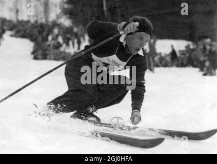 Olimpiadi invernali 1952 - Oslo, Norvegia Gotmar Schneider d'Austria vincitore dello slalom maschile a Rodkleiva. 21 Febbraio 1952 - ©TopFoto Foto Stock