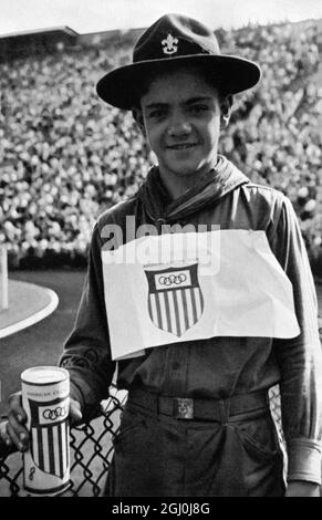 Ragazzo americano scout raccogliere fondi per le Olimpiadi. ©TopFoto Foto Stock