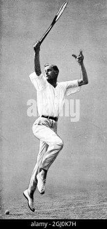 1921 - W. T. Tilden William Tatem Tilden II (10 febbraio 1893 - 5 giugno 1953), spesso chiamato ''Big Bill'', è stato un giocatore di tennis americano che è stato il giocatore numero 1 del mondo per sette anni, l'ultima volta quando aveva 38 anni. Nato a Philadelphia, Pennsylvania, da una famiglia ricca, era un ''Junior'' alla nascita ma cambiò il suo nome in ''II'' quando era a metà degli anni '20. ©TopFoto Foto Stock