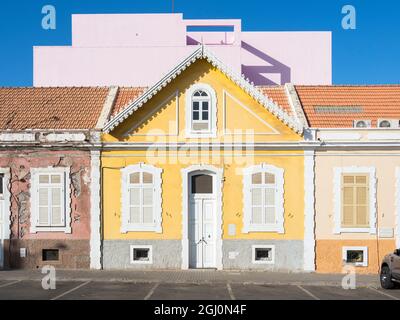 Case tradizionali risalenti ai tempi coloniali a Platone, Via Dr. Julio Abreu, la capitale Praia sull'isola di Santiago (Ilha de Santiago), Capo Verde Foto Stock