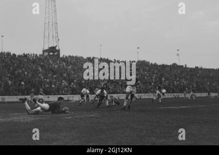 CALCIO CHELSEA V BOLTON BONETTI DIVES STOP GOAL 11 NOVEMBRE 1961 Foto Stock