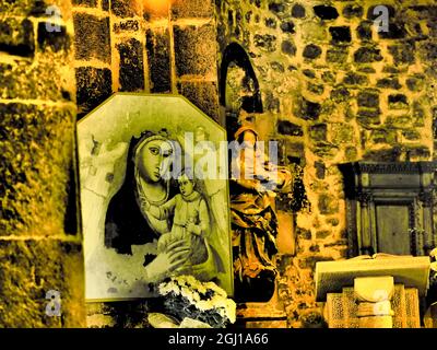 Italia, Vernazza. Immagine infrarossa dell'interno della Chiesa di Santa Margherita di Antiochia. Foto Stock