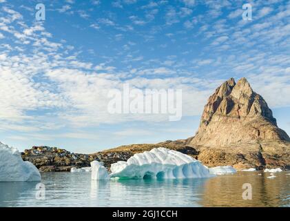 Città sull'isola di Uummannaq. Groenlandia, Danimarca. Foto Stock