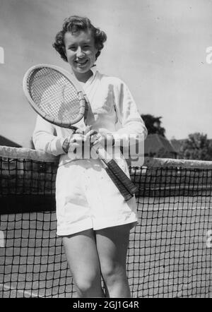Maureen Connolly : 1934-1969 , tennista americano , piccolo Mo come lei era conosciuta , visto come pratica al Surbiton Club , Surrey , Inghilterra 21 maggio 1952 Foto Stock