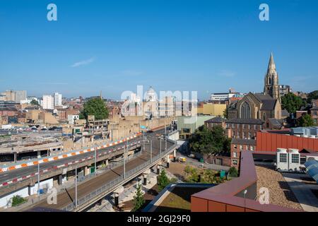 Vista verso il centro di Nottingham dal tetto del nuovo College City Hub, Nottinghamshire England UK Foto Stock