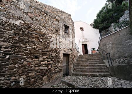 Vista della chiesa di Posada Foto Stock