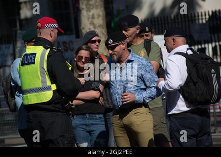 2021-09-08 Parliament Square, Londra, Regno Unito. Anti-vaxx, anti-vaccinepassport protesta dire no al vaccino obbligatorio, passaporto vaccino, tirannia. Credit: Picture Capital/Alamy Live News Foto Stock