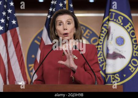 Washington, Stati Uniti. 08 settembre 2021. Lo speaker della Casa Nancy Pelosi(D-CA) parla del 6 gennaio e della crisi afghana durante la sua conferenza stampa settimanale a HVC/Capitol Hill a Washington DC. Credit: SOPA Images Limited/Alamy Live News Foto Stock