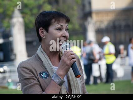 Londra, Regno Unito . 8 settembre 2021. Il MP Caroline Lucus ha partecipato alla Zero Hour Children's lobby presso Parliament Square, Londra, Regno Unito, il 2021-09-08. Credit: Picture Capital/Alamy Live News Foto Stock