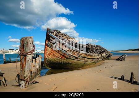 Francia. Bretagna. Morbihan (56) Plouhinec. Magouer porto barca cimitero. Ria d'Etel Thoniers Foto Stock