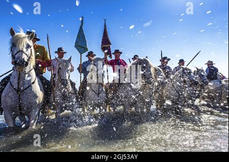 Francia. Bouche-du-Rhone (13), Parco Regionale della Camargue, Saintes-Maries-de-la-Mer. Pellegrinaggio di zingari. Celebrazione di Santa Maria Jacobe e di Maria SAL Foto Stock