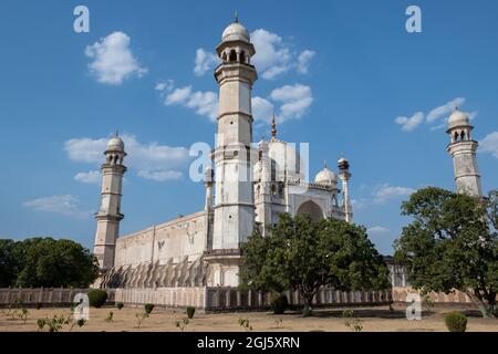 India, Aurangabad, Bibi-Ka-Maqbara (alias Mini Taj), piccola replica del famoso Taj Mahal, circa 1679. Foto Stock