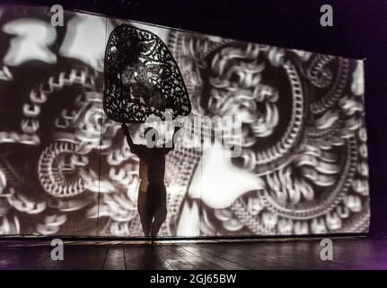 Cambogia, Phnom Penh. Spettacolo di danza tradizionale, marionette ombra. Foto Stock