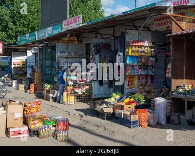 Il mercato tradizionale. Città talas nel Tien Shan o montagne celesti, Kirghizistan. (Solo per uso editoriale) Foto Stock