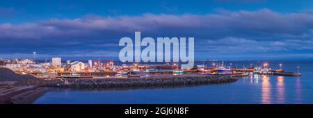 Canada, New Brunswick, Northeastern New Brunswick, Caraquet, barche nel porto di pesca, Dawn Foto Stock