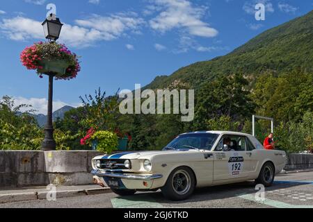 VIF, FRANCIA, 2 settembre 2021 : Tour Auto Optic 2000 terza tappa si avvicina alle strade del Vercors. Vero museo all'aperto, Tour Auto è un'ode Foto Stock