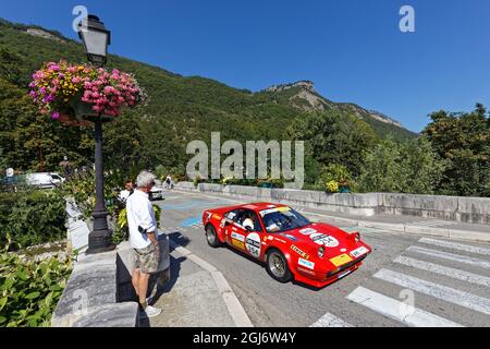 VIF, FRANCIA, 2 settembre 2021 : Tour Auto Optic 2000 terza tappa si avvicina alle strade del Vercors. Vero museo all'aperto, Tour Auto è un'ode Foto Stock