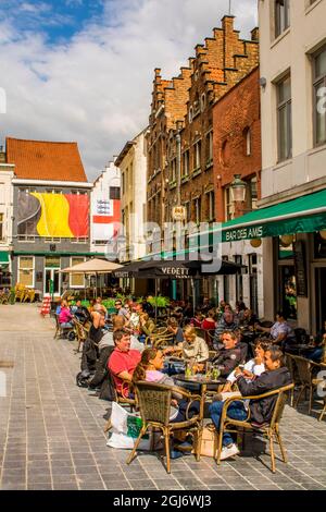 Caffetteria all'aperto, Bruges, Fiandre Occidentali, Belgio. Foto Stock