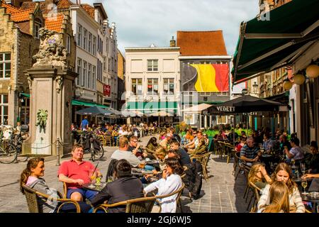 Caffetteria all'aperto, Bruges, Fiandre Occidentali, Belgio. Foto Stock